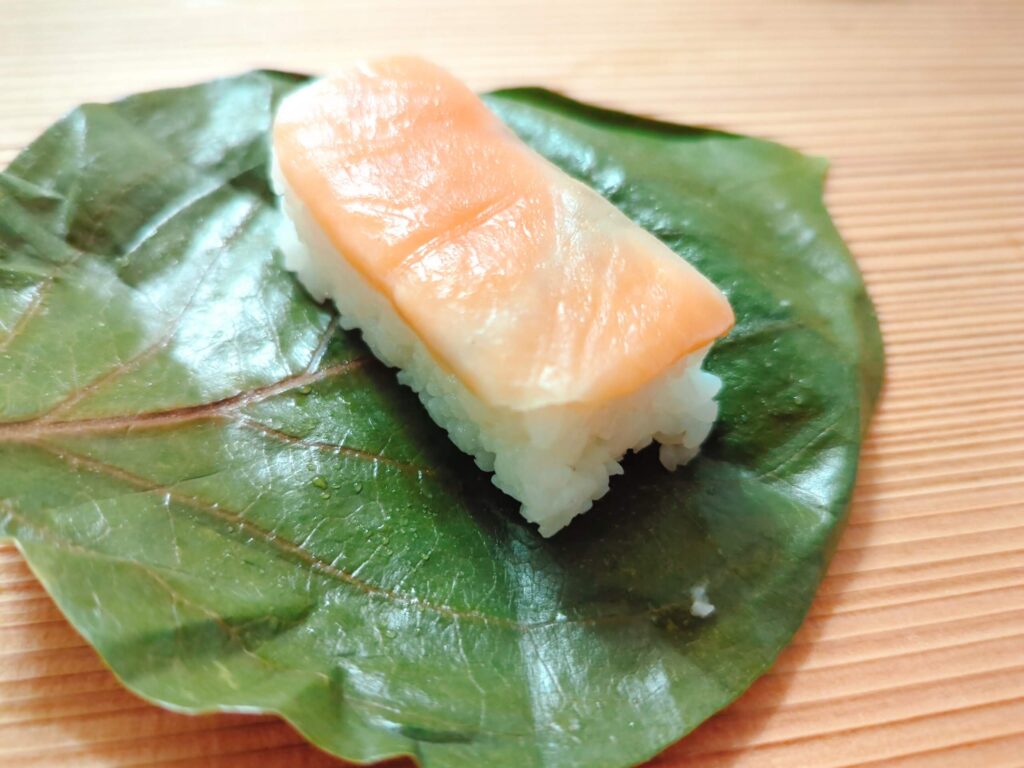 Salmon Kakinoha-zushi