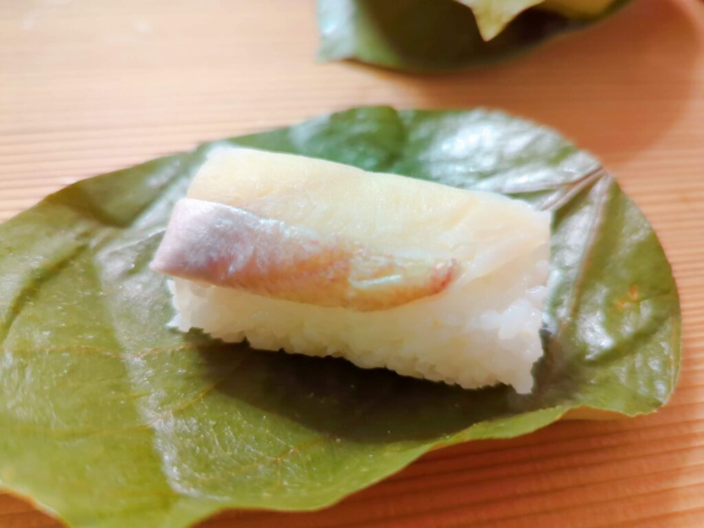 Sea bream kakinoha-zushi